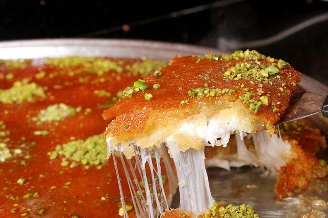 Doha: Pearl Island Food Tour – 7 Tastings, AC Vehicle - How the guides shape the experience