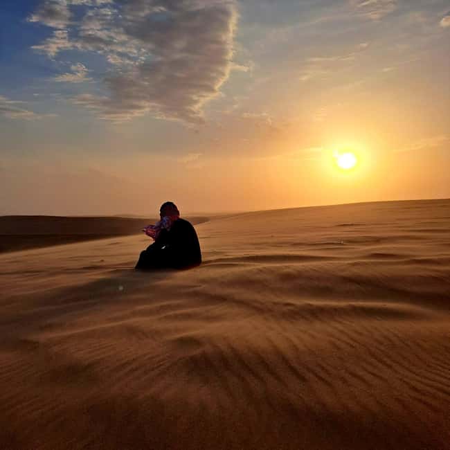 Doha: Safari, Camel Ride, Sandboarding and Inland Sea Tour - The one-hour ride out from Doha