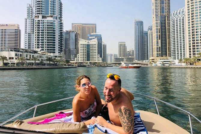 Dubai 1h Sea escape: little get away! - Drinks, Wi-Fi, and the small comforts onboard