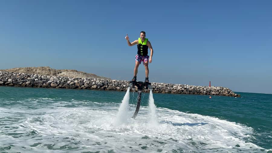Dubai: 30-Min Flyboard with Burj Al Arab View & Soft Drink - What the flyboard actually feels like