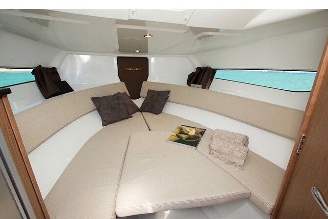 Dubai 3h Sea escape: Swim! Tan! Sightsee! - Why Dubai looks better from a yacht