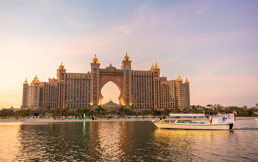 Dubai: Abra Boat Tour in Atlantis, Palm, Ain Dubai & Marina - Dubai Harbour and the first wide views