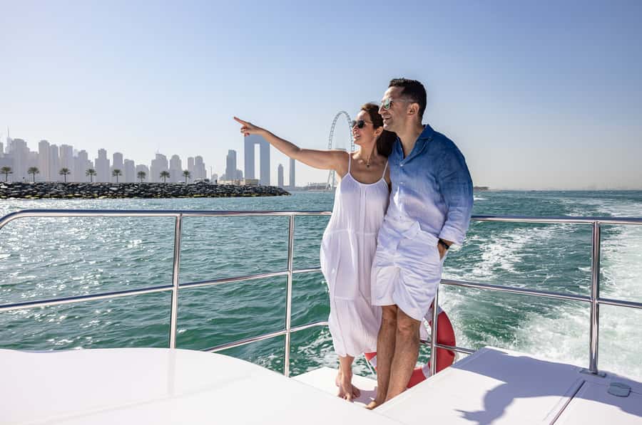 Dubai: Abra Boat Tour in Dubai Marina, Ain Dubai, JBR - Who will enjoy this cruise most?