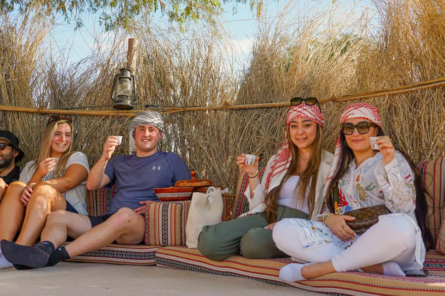 Dubai: Al Marmoom Oasis Safari, Animal Spotting & Breakfast - The open-air Mercedes G-Class ride