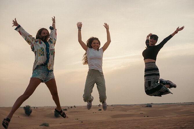 Dubai: Al Marmoom Oasis Vintage Safari: Camels, Stargazing & Meal - What dinner is really like