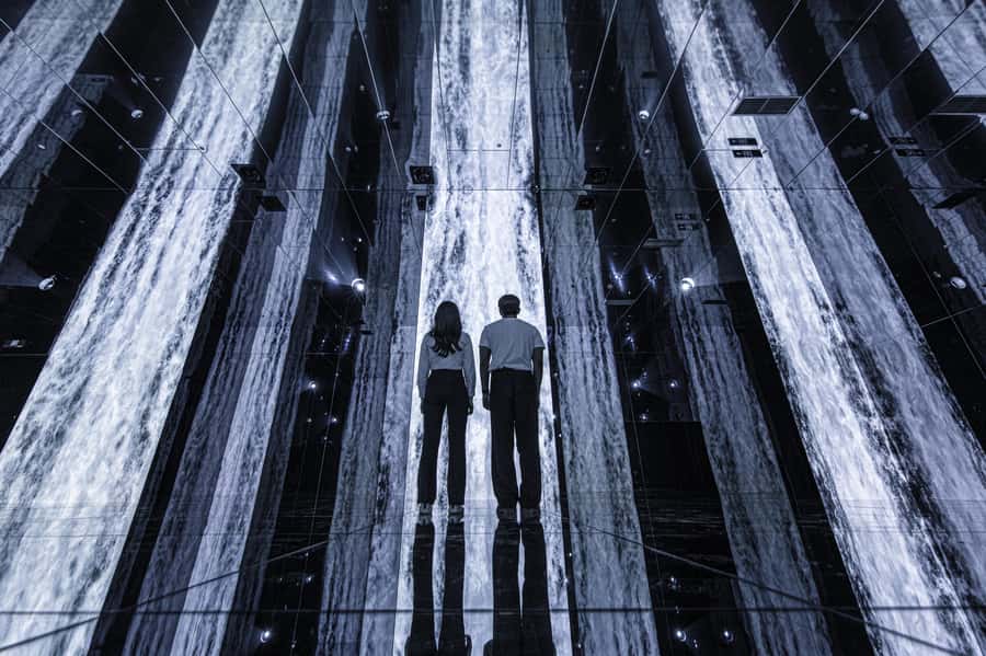 Dubai: Arte Immersive Museum Entry Ticket - Starry Beach shifts from day to dream