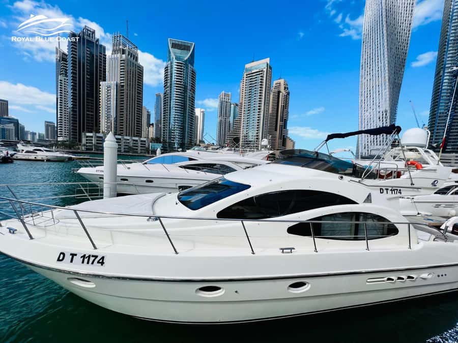 Dubai: Azimut 42 Feet Private Luxury Yacht Cruise - Leaving from Gate T at Royal Blue Coast