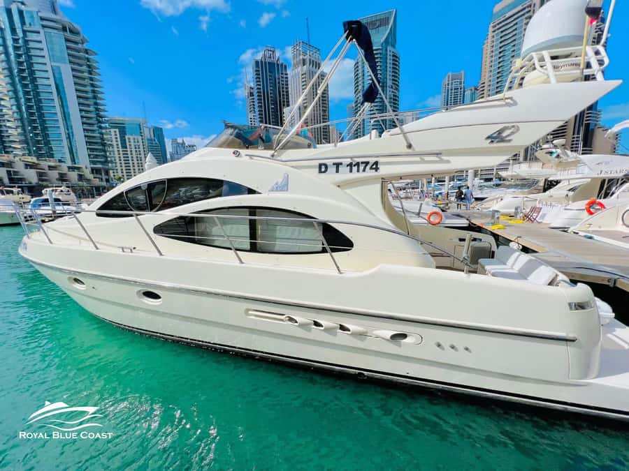 Dubai: Azimut 42 Feet Private Luxury Yacht Cruise - What the three-hour cruise includes