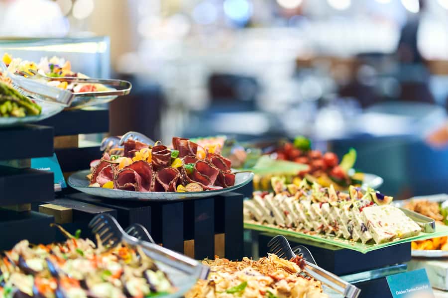 Dubai: Buffet Dinner at Saffron in Atlantis the Palm - Saffron’s 220-dish dinner is built for choice