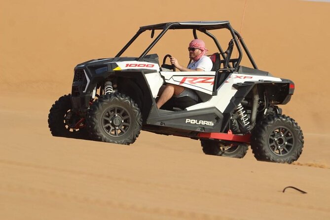 Dubai Buggy Tour in red sands and Desert Safari - Safety briefing before the red dunes