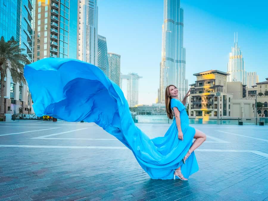 Dubai: Burj Khalifa Flying Dress Videography Shoot - Meeting at Wings of Mexico