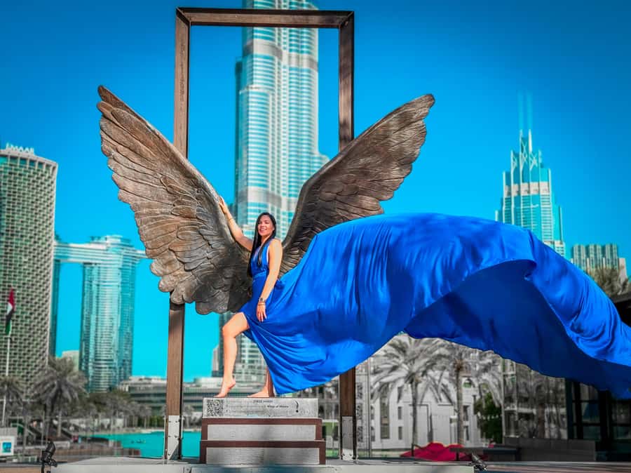 Dubai: Burj Khalifa Flying Dress Videography Shoot - Choosing the dress and preparing at your hotel