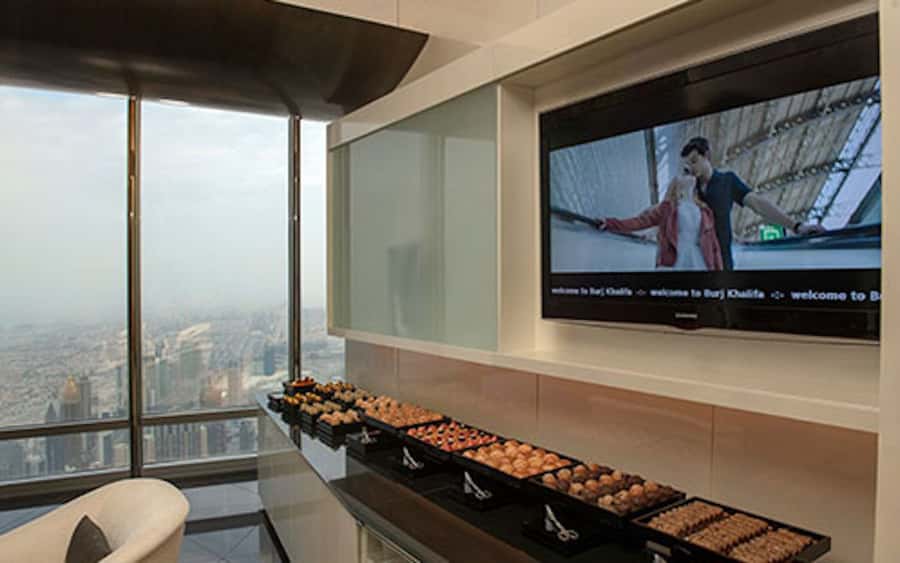 Dubai: Burj Khalifa VIP Experience Level 152 Lounge Access - The fast elevator ride to levels 152 to 154