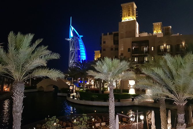 Dubai City Tour By Night With Burj Khalifa Ticket - Dubai Mall and the aquarium photo stop