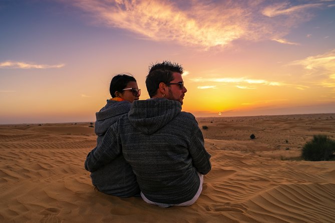 Dubai Desert Discovery: Red Dunes Safari, Sandboard & Camel Ride - The 45-minute 4WD dune-bashing run