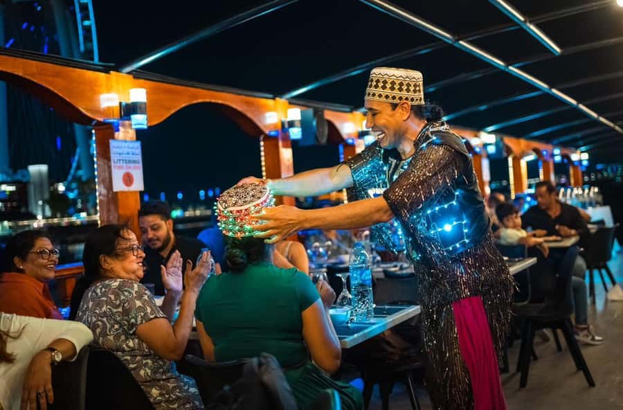 Dubai: Dinner Dhow Cruise with Live Entertainment Al Seef - Why Dubai Creek is the right place for a cheap dinner cruise