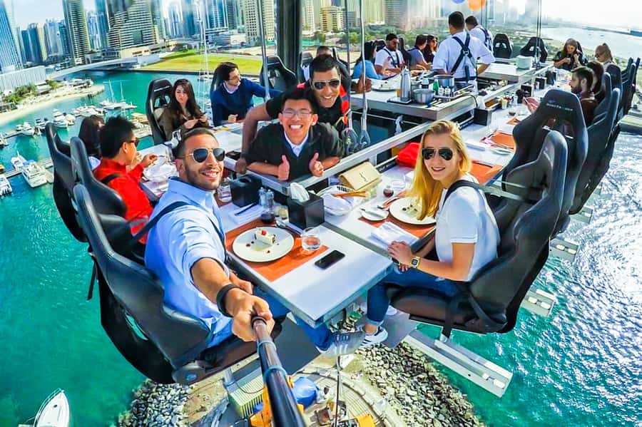 Dubai: Dinner in the Sky Experience - The lift above Mina Al Seyahi