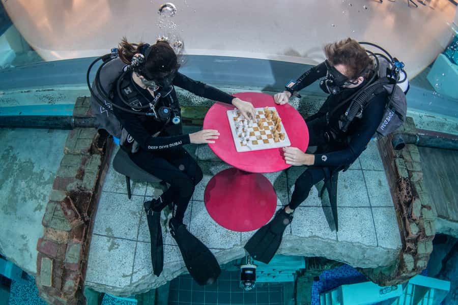 Dubai: Discover Scuba Dive for Beginners at Deep Dive - What makes the instructors important