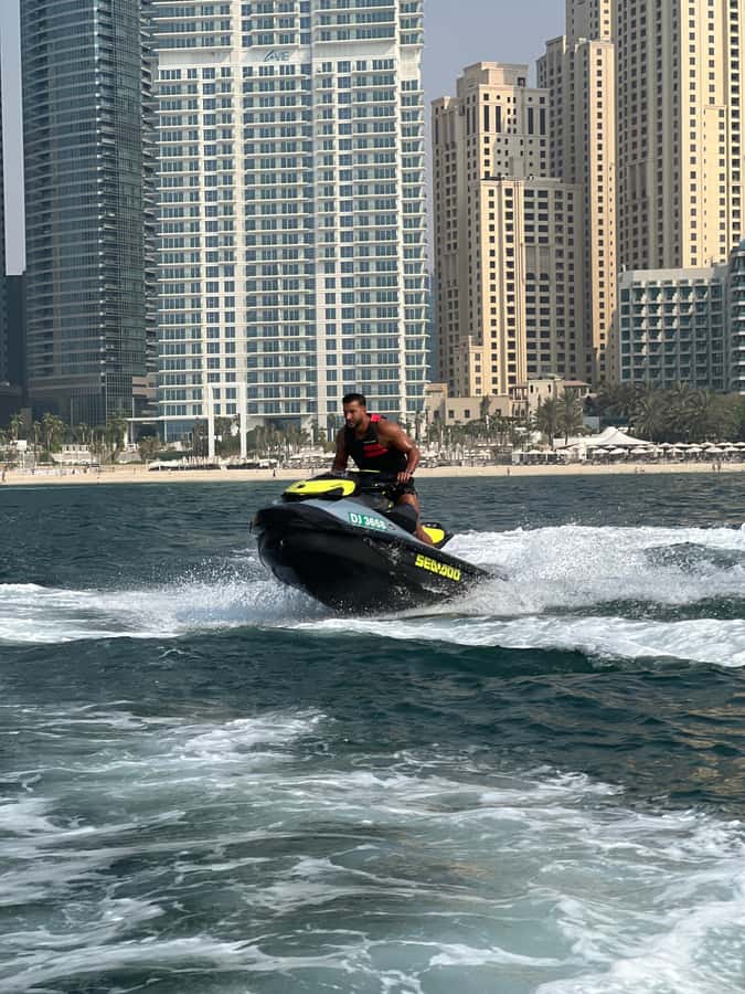 Dubai East: Guided JetsKi Ride with Sound System! - Who should book this experience?