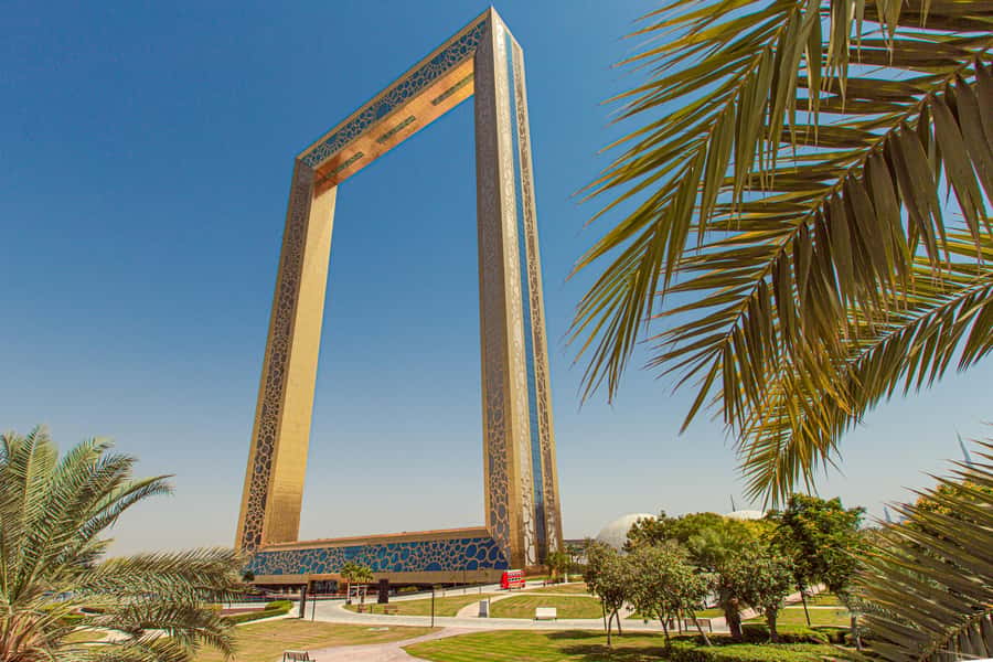 Dubai: Entry Ticket to the Dubai Frame with Deck Access - The transparent floor is brief but memorable
