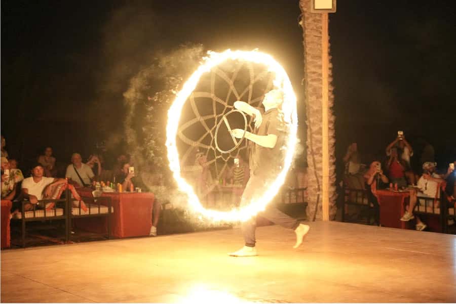 Dubai: Experience 60 Minutes Quad bike & BBQ Dinner - Tanoura, fire, belly dance, henna, and shisha