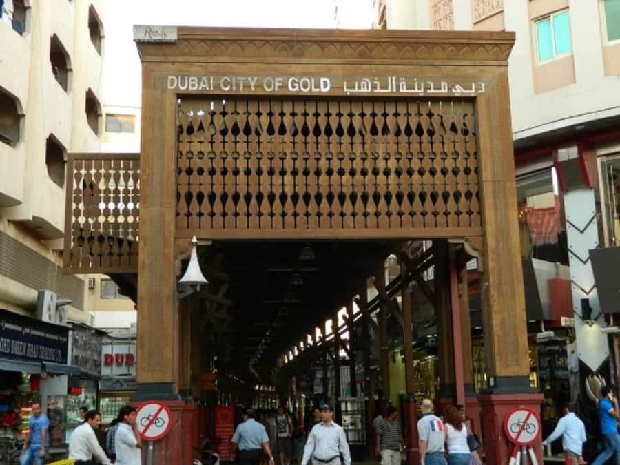 Dubai Full-Day Spanish Language Tour - City of Contrasts - Spices from Iran, India, Syria, and Lebanon