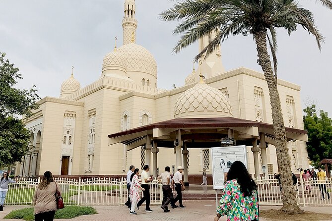Dubai Full Day Tour with Entry Ticket to Burj Khalifa at the Top - Souk Madinat and the route to Palm Jumeirah