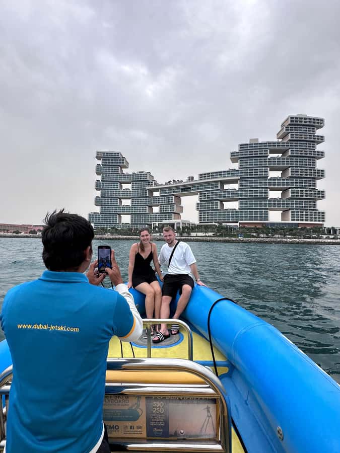 Dubai: Guided Speedboat Tour with City Sights & Ice Cream. - Key points at a glance