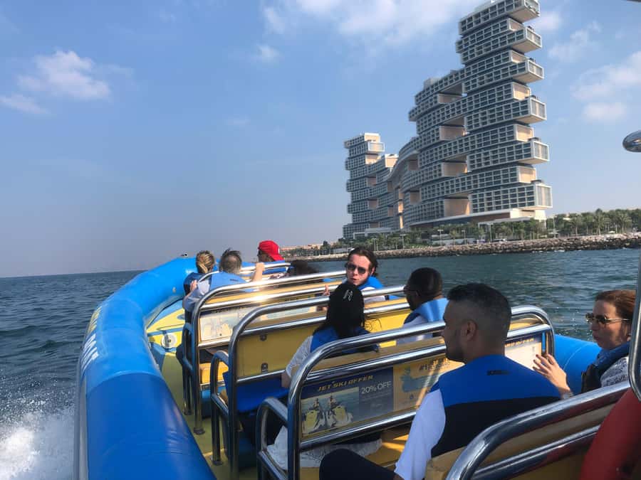 Dubai: Guided Speedboat Tour with City Sights & Ice Cream. - Meeting the boat at Fishing Harbor Marina