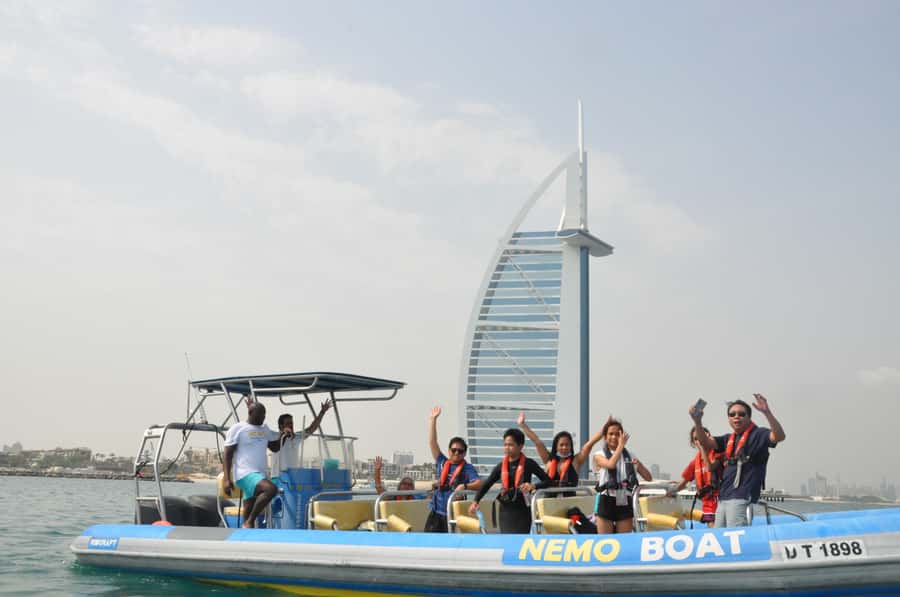 Dubai: Guided Speedboat Tour with City Sights & Ice Cream. - What the sunset timing adds