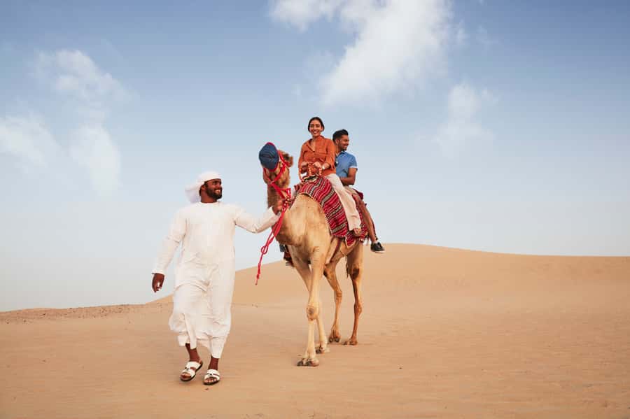 Dubai: Half-Day Camel Trekking with Al Marmoom Breakfast - The falcon encounter and Arabic traditions
