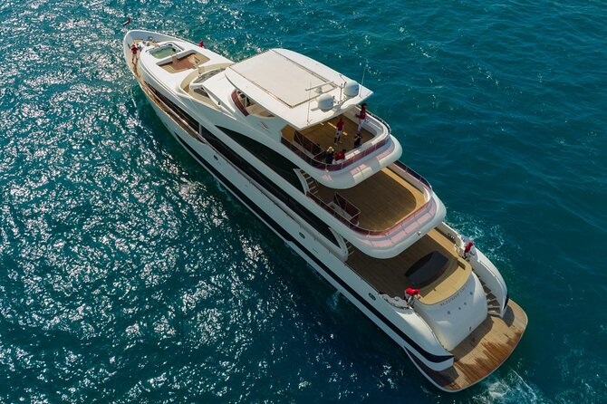 Dubai Harbour Super Yacht Experience with gourmet & Drinks - What to wear and bring