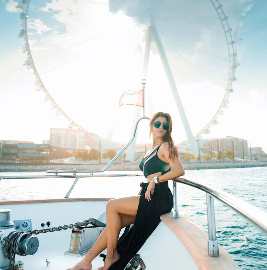 Dubai: Instagrammable Yacht Tour with Drinks & Ain/JBR Views - Why Dubai Marina looks better from a yacht