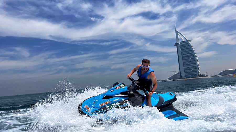 Dubai Jet Ski: Burj Khalifa, Burj Al Arab, Pics & Ice Cream! - The safety briefing is short but important
