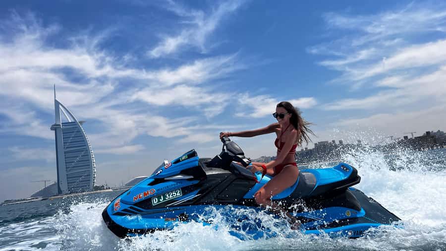 Dubai: Jet Ski to Atlantis with Videos, Photos and Ice Cream - Atlantis The Palm is the classic Dubai picture