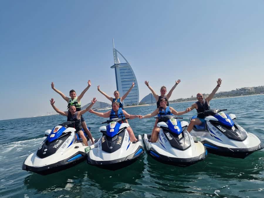 Dubai: Jet Ski Tour of Burj Al Arab with Photos - A guided ride with room for confidence
