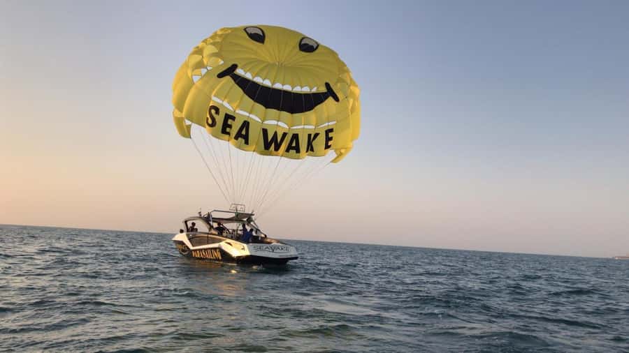 Dubai Jumeirah Parasailing adventure with breathtaking views - How to Make the Most of Your Ride