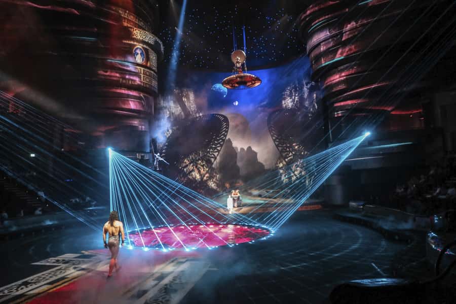 Dubai: La Perle by Dragone Show Tickets - Getting there and planning the evening