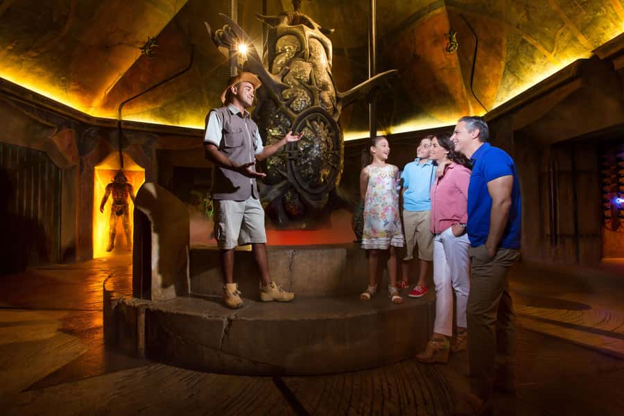 Dubai: Lost Chambers Aquarium Entry Ticket - A theatrical entrance into Atlantis