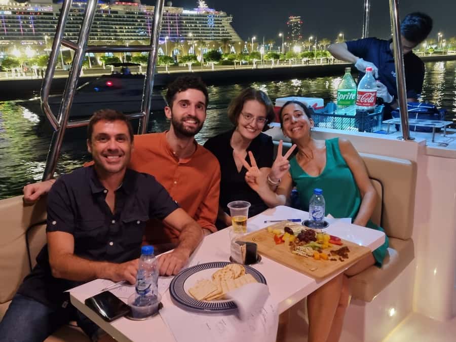 Dubai: Luxury Sightseeing Cruise with Food and Drinks - Burj Al Arab and the best photo pause