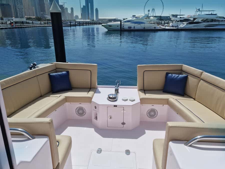 Dubai: Luxury Sightseeing Cruise with Food and Drinks - Starting in Dubai Marina Canal