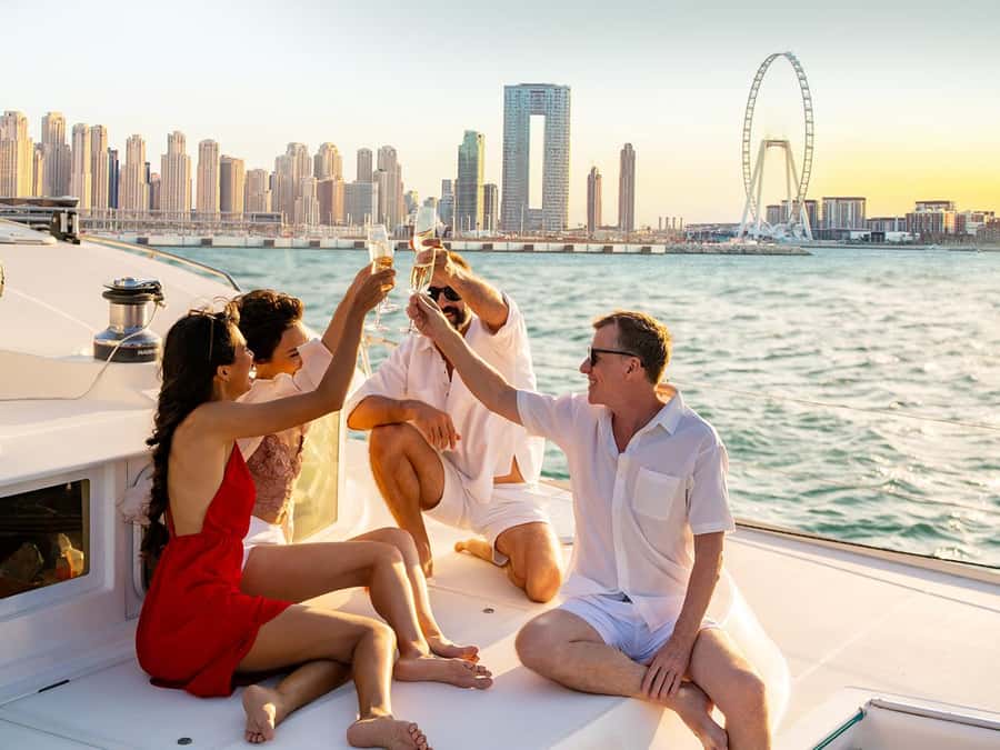 Dubai: Luxury Sunset Yacht Tour with Snacks and Drinks - Boarding at Dubai Harbour