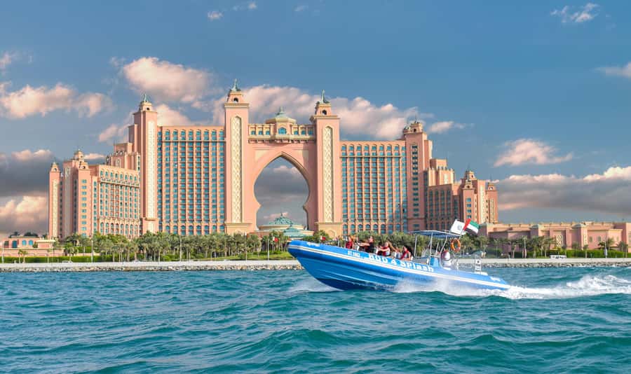 Dubai Marina : 1.5-Hour Atlantis Sightseeing Speedboat Tour - Atlantis and the outer crescent