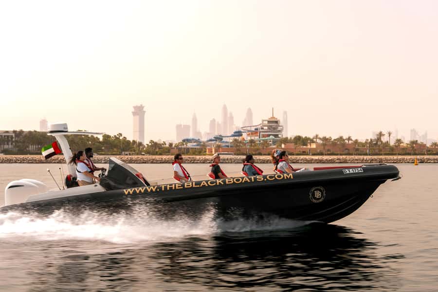 Dubai Marina: 1-Hour Luxury Sightseeing Speedboat Tour - Choosing the right departure time