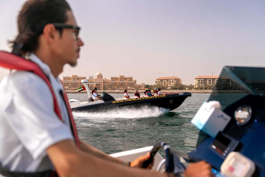 Dubai Marina: 1-Hour Luxury Sightseeing Speedboat Tour - What to bring and what to leave behind