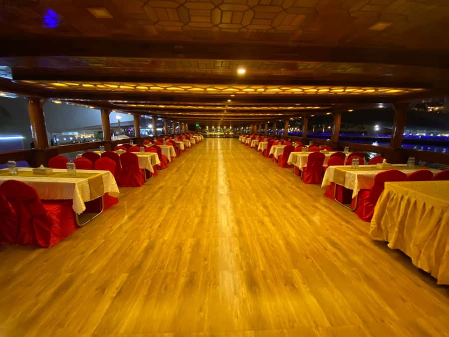 Dubai Marina: Dinner Cruise in a Traditional Boat - The route from Marina lights to Bluewaters