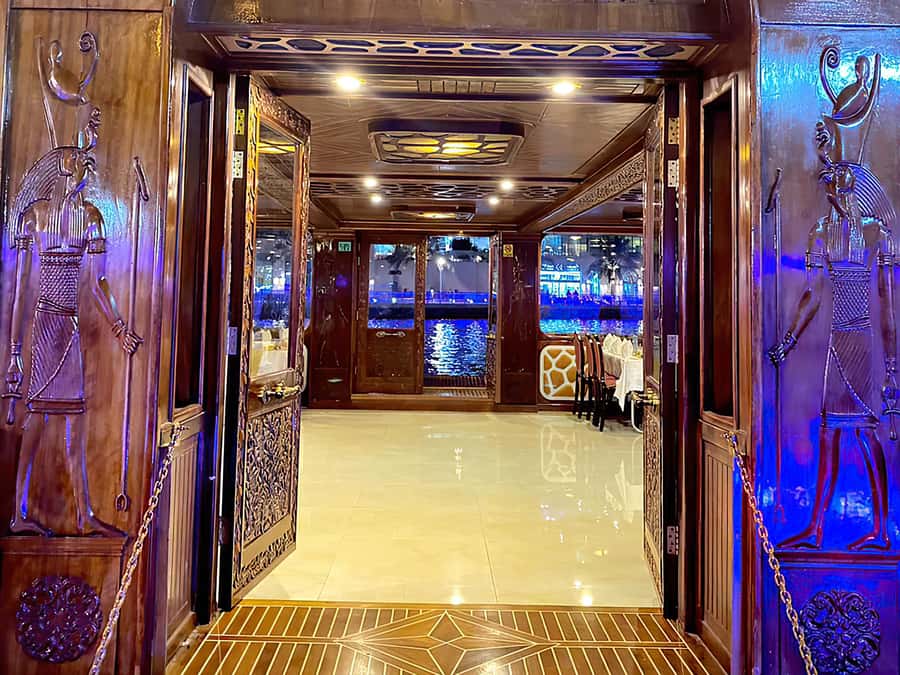 Dubai Marina: Dinner Cruise in a Traditional Boat - Dinner begins while the boat fills