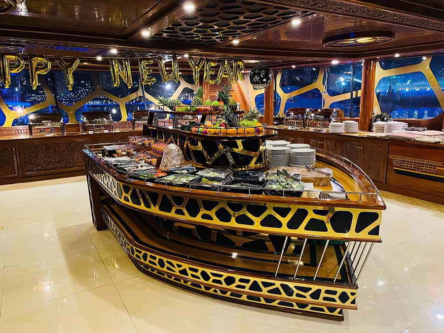 Dubai Marina: Dinner Cruise in a Traditional Boat - Who should book this Dubai dinner cruise?