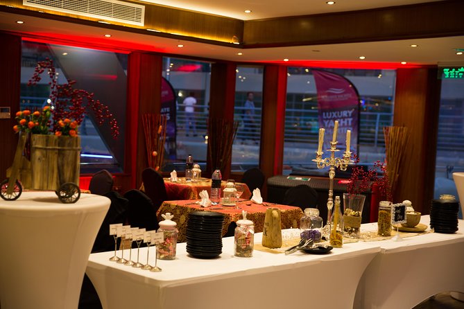 Dubai Marina Dinner Cruise with Live Music & Open Bar - Who Will Enjoy This Cruise Most?