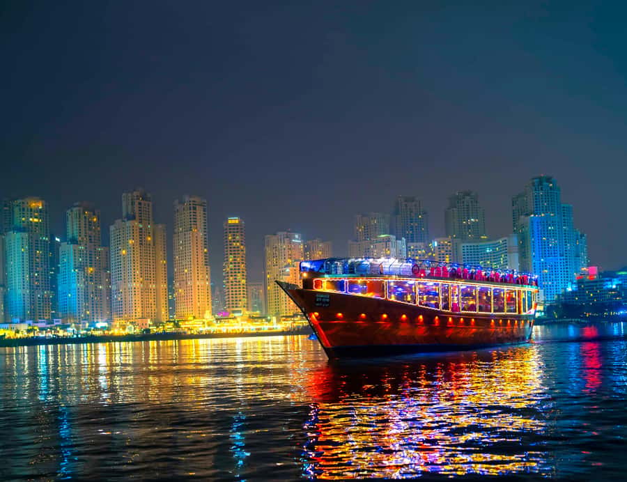 Dubai: Marina Luxury Dhow Dinner Cruise - Why Dubai Marina works so well after dark